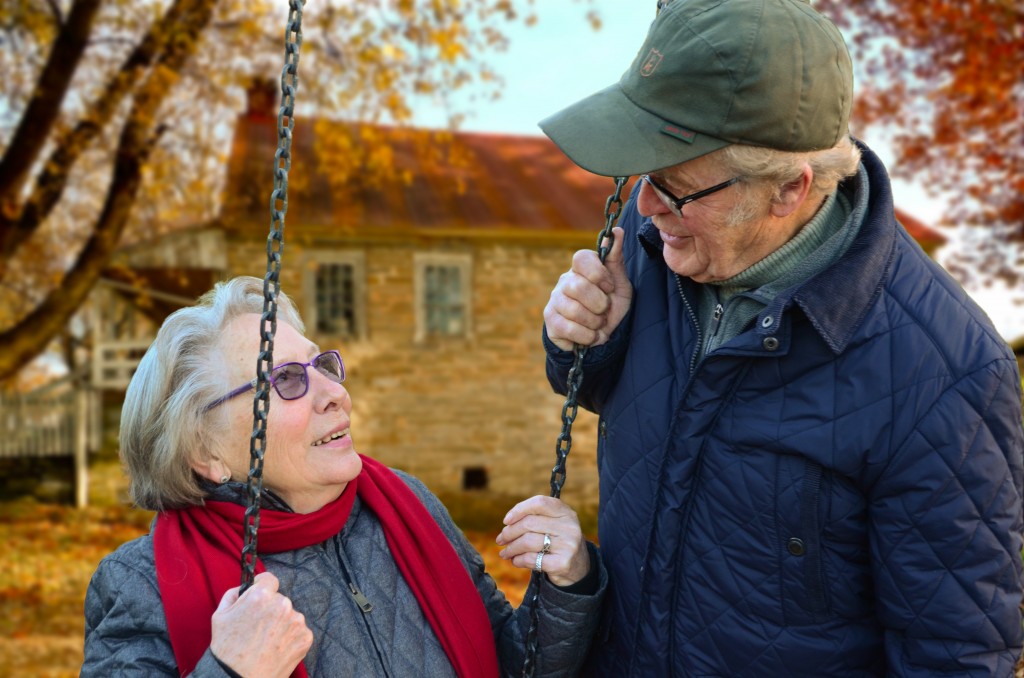 old-people-couple-together-connected_oxygensolutions